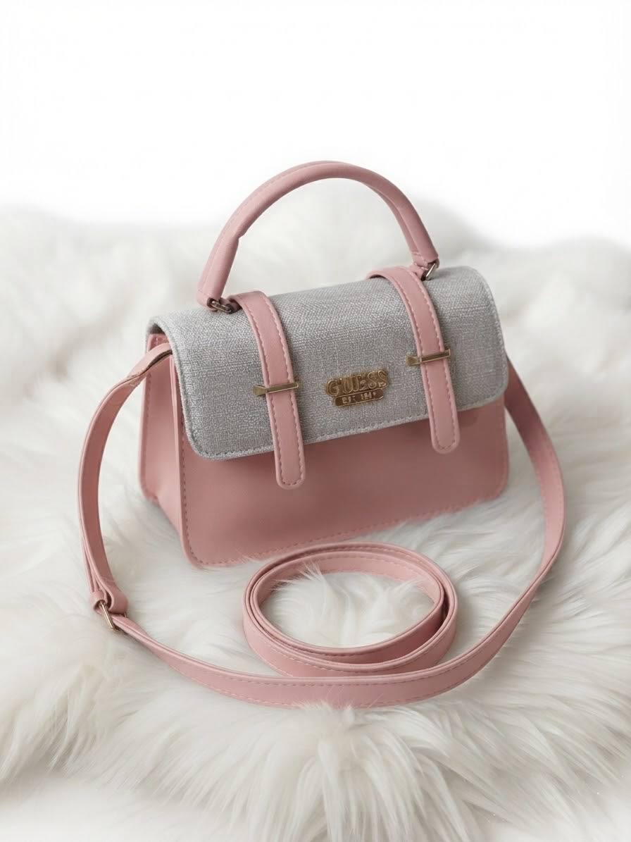 حقيبة كروس كلاسيكية بلمسة عصرية - Classic Crossbody Bag with a Modern Twist