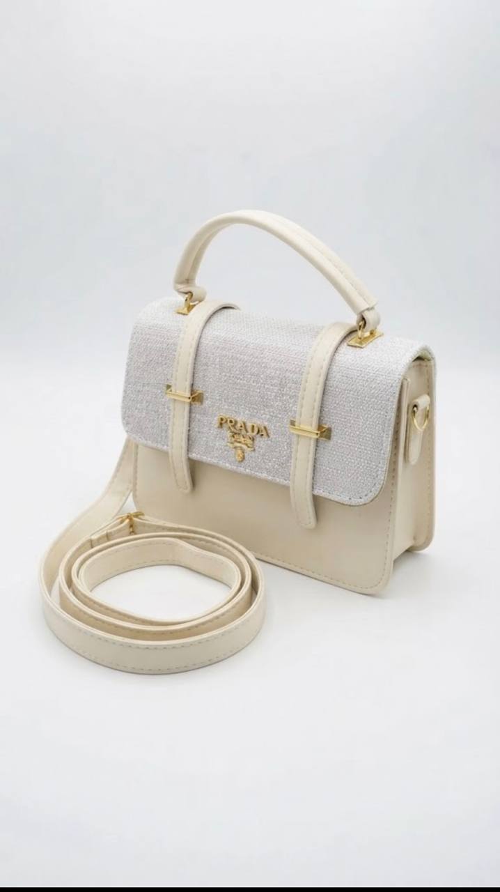 حقيبة كروس كلاسيكية بلمسة عصرية - Classic Crossbody Bag with a Modern Twist